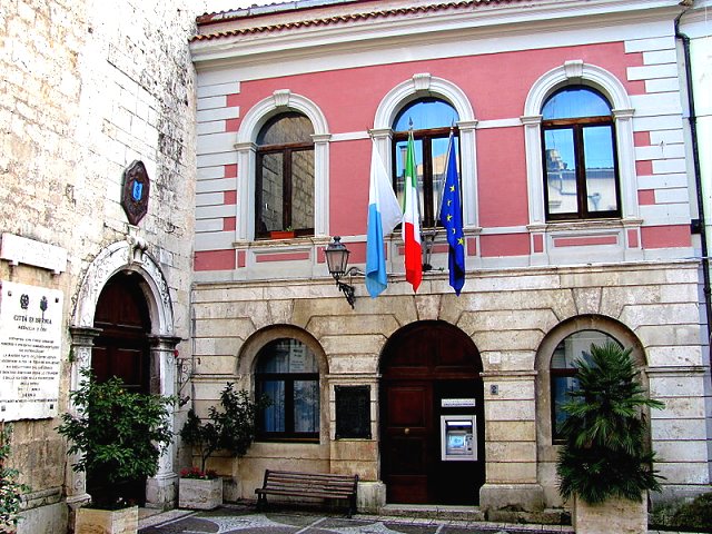 Chiostro interno al Palazzo S. Francesco